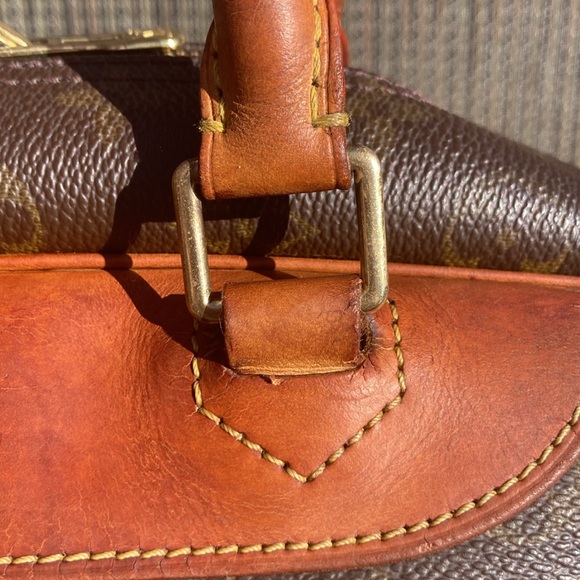 Vintage Louis Vuitton Deauville - Picture 13 of 16